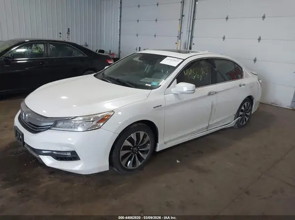 JHMCR6F72HC018115 2017 HONDA ACCORD - Image 2