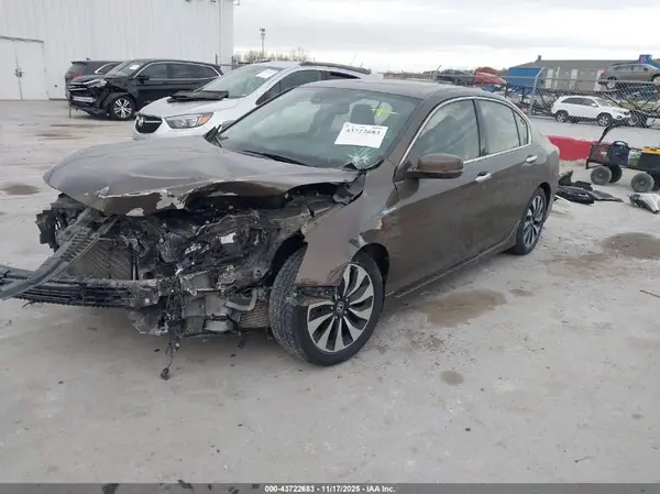 JHMCR6F72HC026523 2017 HONDA ACCORD - Image 2