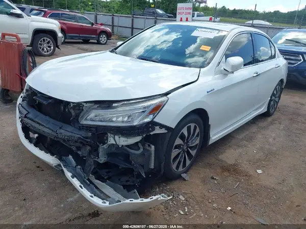 JHMCR6F72HC027123 2017 HONDA ACCORD - Image 2
