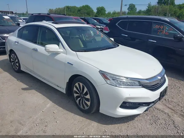 JHMCR6F72HC028823 2017 HONDA ACCORD - Image 1