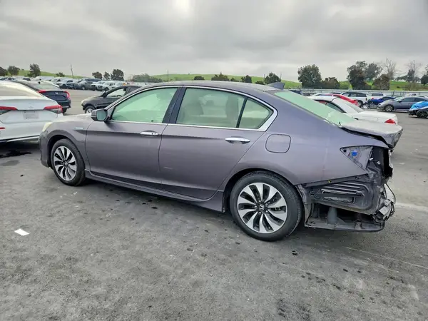 JHMCR6F73HC010668 2017 HONDA ACCORD - Image 2