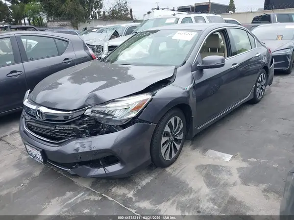 JHMCR6F73HC028023 2017 HONDA ACCORD - Image 2