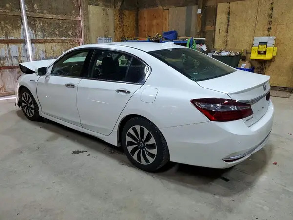 JHMCR6F74HC005852 2017 HONDA ACCORD - Image 2
