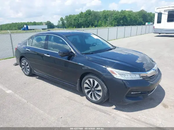 JHMCR6F74HC019590 2017 HONDA ACCORD - Image 1