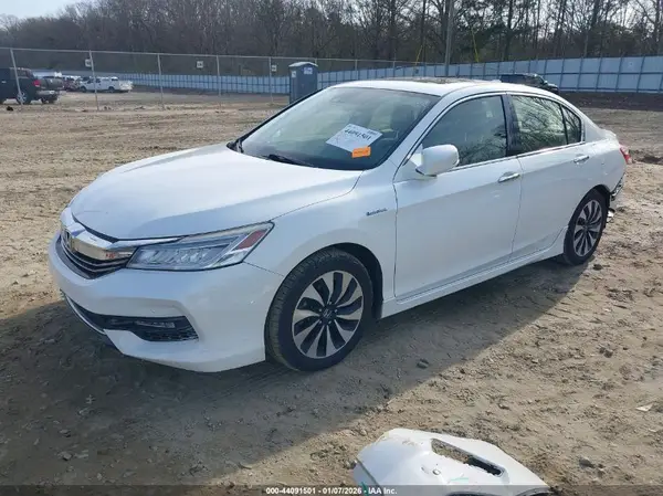 JHMCR6F75HC004659 2017 HONDA ACCORD - Image 2