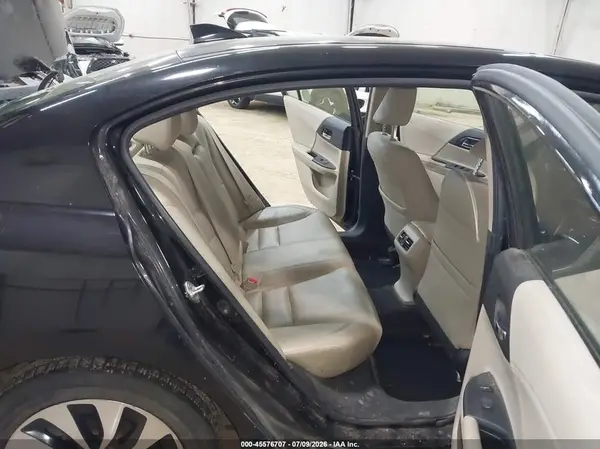 JHMCR6F75HC021803 2017 HONDA ACCORD - Image 8