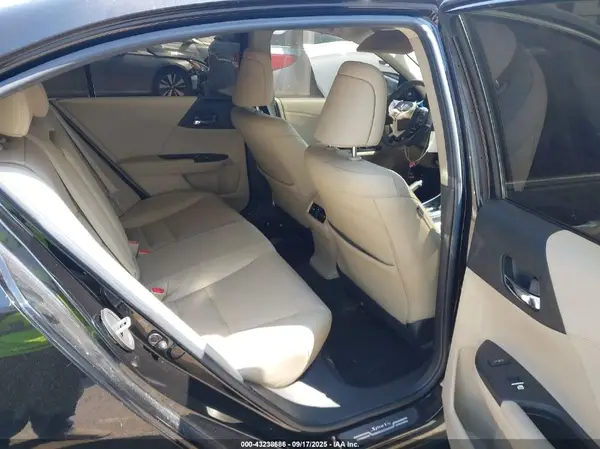 JHMCR6F75HC027519 2017 HONDA ACCORD - Image 8