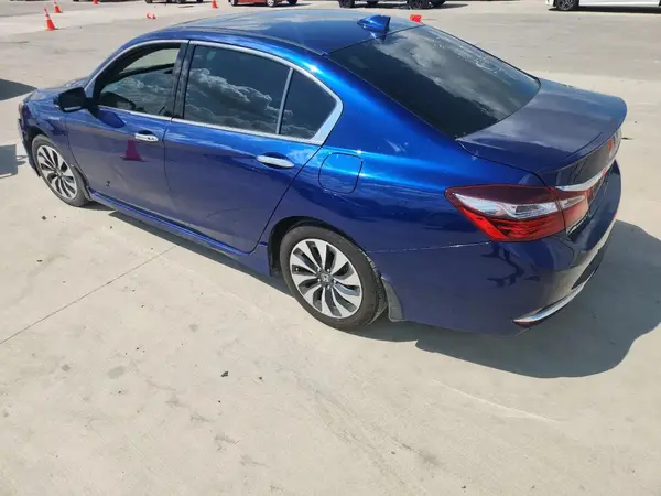 JHMCR6F76HC013256 2017 HONDA ACCORD - Image 2