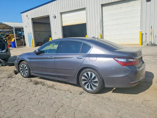 JHMCR6F76HC019994 2017 HONDA ACCORD - Image 2