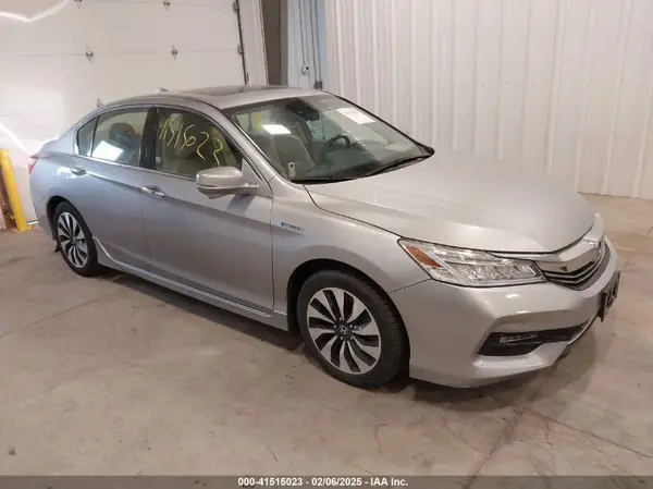 JHMCR6F76HC020627 2017 HONDA ACCORD - Image 1