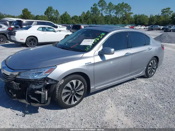 JHMCR6F76HC026069 2017 HONDA ACCORD - Image 2