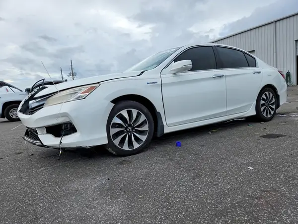 JHMCR6F76HC028288 2017 HONDA ACCORD - Image 1