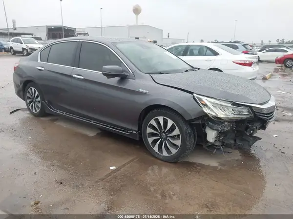 JHMCR6F76HC028856 2017 HONDA ACCORD - Image 1
