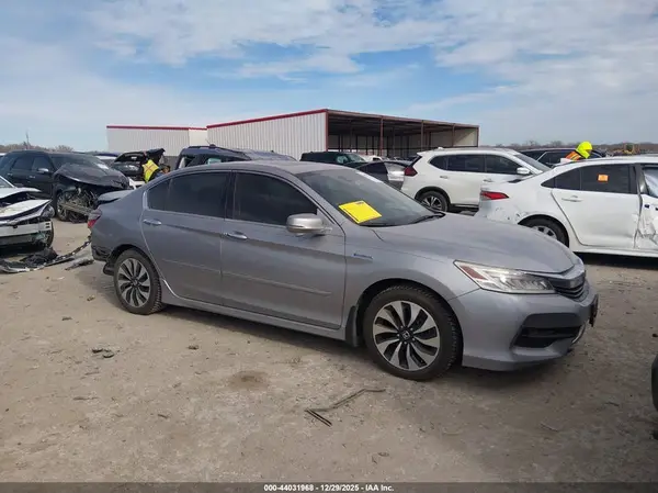 JHMCR6F76HC029859 2017 HONDA ACCORD - Image 1