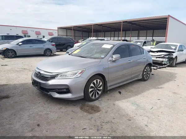 JHMCR6F76HC029859 2017 HONDA ACCORD - Image 2