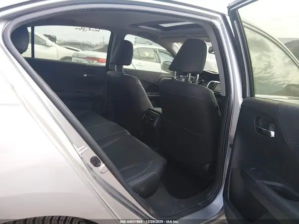 JHMCR6F76HC029859 2017 HONDA ACCORD - Image 8
