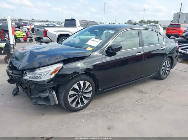 JHMCR6F77HC008163 2017 HONDA ACCORD - Image 2
