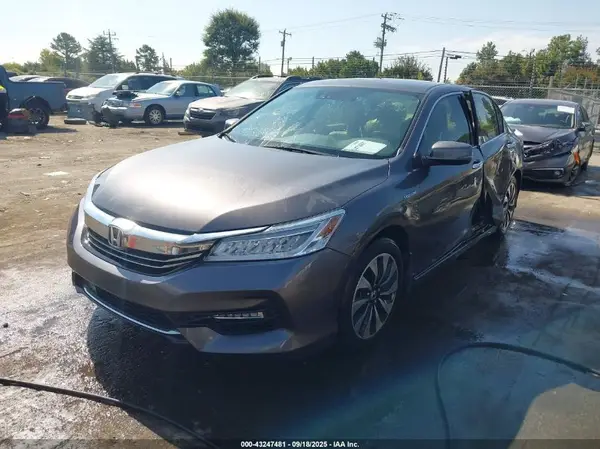 JHMCR6F77HC009183 2017 HONDA ACCORD - Image 2