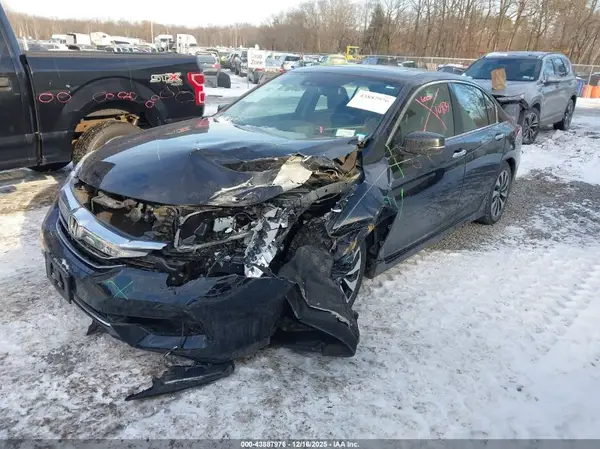 JHMCR6F77HC013234 2017 HONDA ACCORD - Image 2