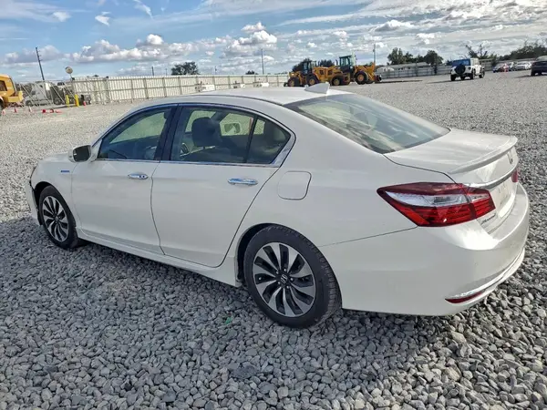 JHMCR6F77HC016215 2017 HONDA ACCORD - Image 2