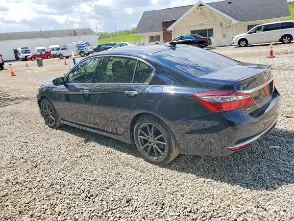 JHMCR6F77HC018322 2017 HONDA ACCORD - Image 2