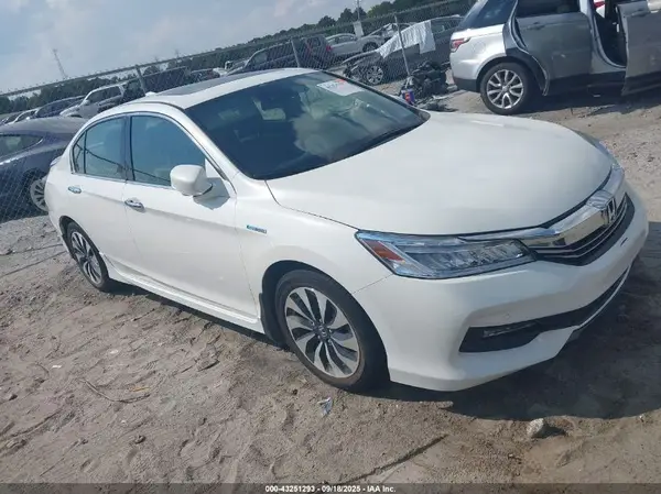 JHMCR6F77HC025111 2017 HONDA ACCORD - Image 1