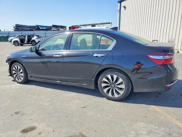JHMCR6F77HC025822 2017 HONDA ACCORD - Image 2