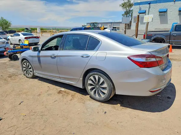 JHMCR6F78HC011590 2017 HONDA ACCORD - Image 2