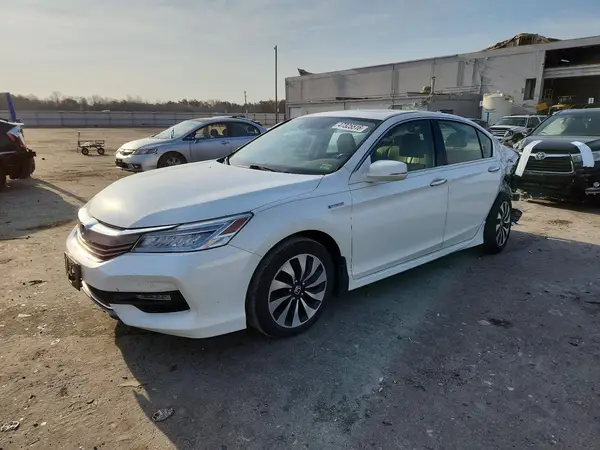 JHMCR6F78HC017390 2017 HONDA ACCORD - Image 1