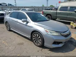 JHMCR6F78HC018765 2017 HONDA ACCORD