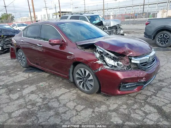 JHMCR6F78HC020631 2017 HONDA ACCORD - Image 1