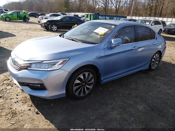 JHMCR6F79HC015888 2017 HONDA ACCORD - Image 2