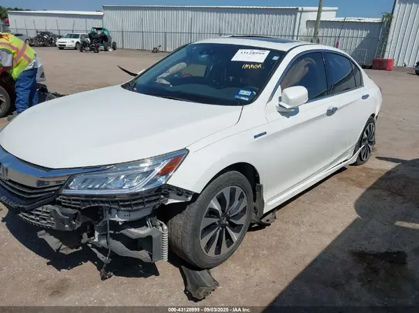JHMCR6F79HC024994 2017 HONDA ACCORD - Image 2
