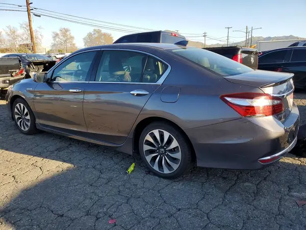 JHMCR6F7XHC004625 2017 HONDA ACCORD - Image 2