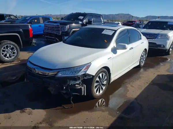 JHMCR6F7XHC007900 2017 HONDA ACCORD - Image 2