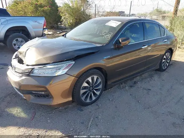 JHMCR6F7XHC012286 2017 HONDA ACCORD - Image 2