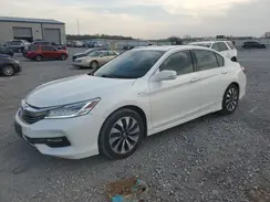 JHMCR6F7XHC015513 2017 HONDA ACCORD