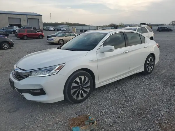 JHMCR6F7XHC015513 2017 HONDA ACCORD - Image 1