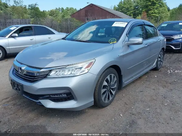 JHMCR6F7XHC020145 2017 HONDA ACCORD - Image 2