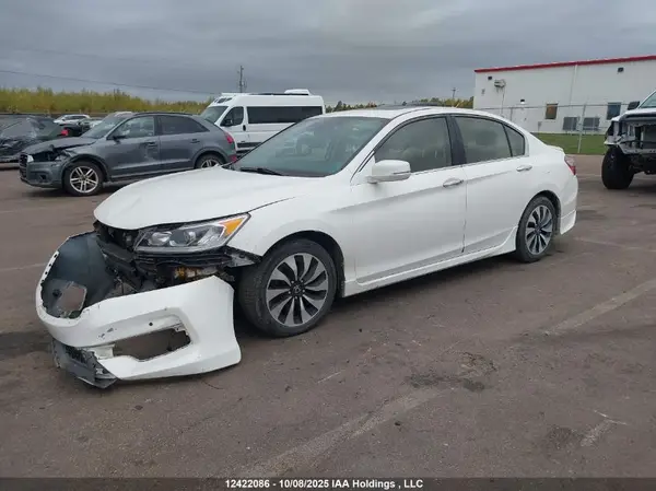JHMCR6F7XHC800243 2017 HONDA ACCORD - Image 2