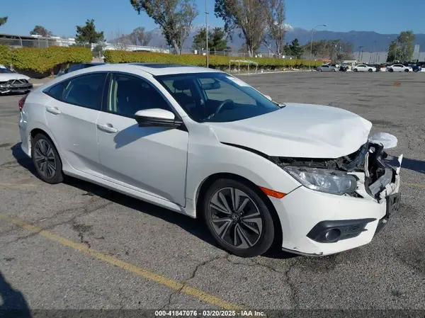 JHMFC1F30JX013752 2018 HONDA CIVIC - Image 1