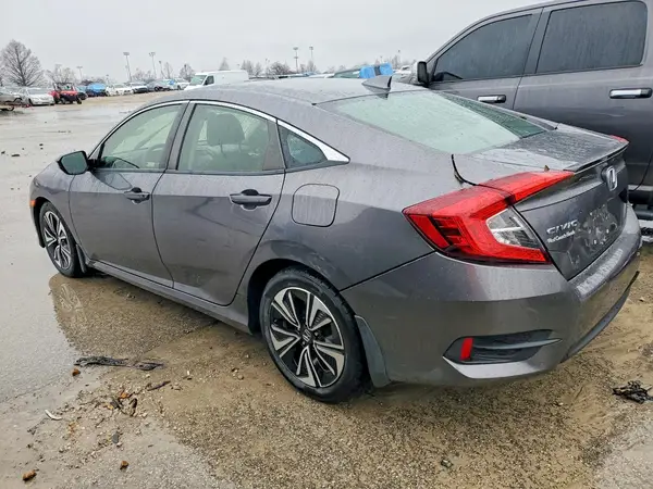 JHMFC1F30JX015372 2018 HONDA CIVIC - Image 2