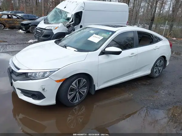 JHMFC1F30JX017378 2018 HONDA CIVIC - Image 2