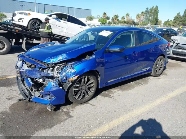 JHMFC1F30JX019972 2018 HONDA CIVIC - Image 2