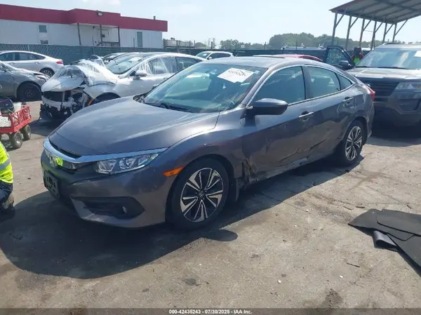 JHMFC1F30JX025013 2018 HONDA CIVIC - Image 2