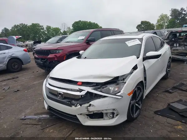 JHMFC1F30JX025481 2018 HONDA CIVIC - Image 2