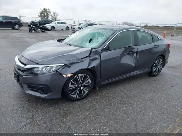JHMFC1F30JX043947 2018 HONDA CIVIC - Image 2