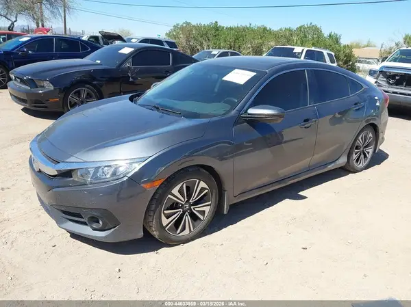 JHMFC1F30JX043978 2018 HONDA CIVIC - Image 2