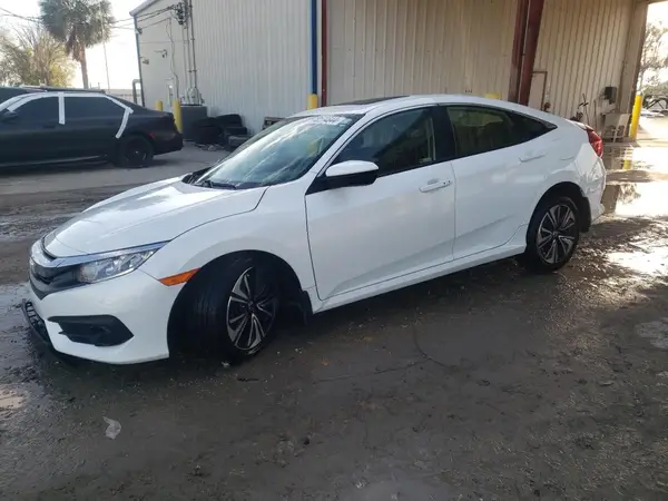 JHMFC1F31JX008690 2018 HONDA CIVIC - Image 1