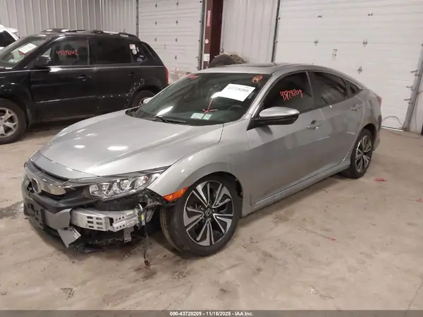 JHMFC1F32JX040810 2018 HONDA CIVIC - Image 2